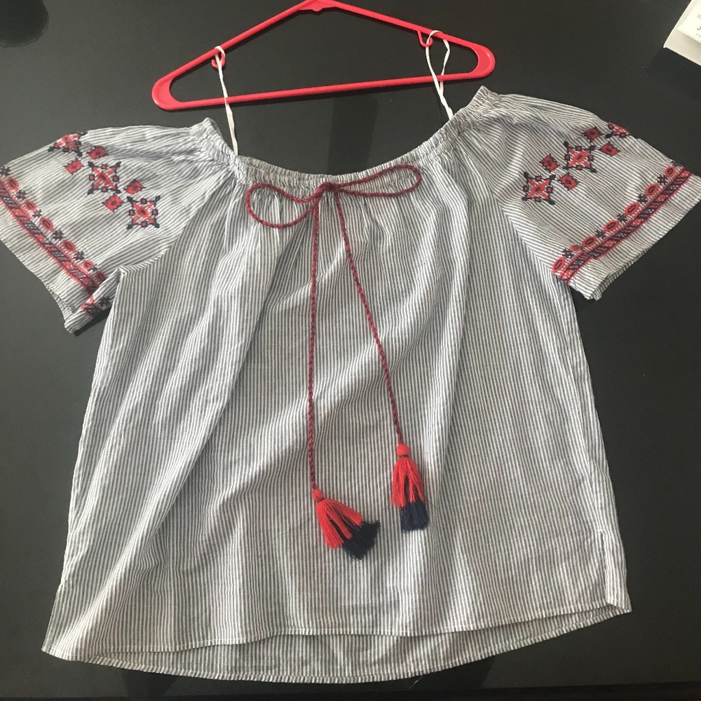 NWOT Loft Off the Shoulder Shirt (M)